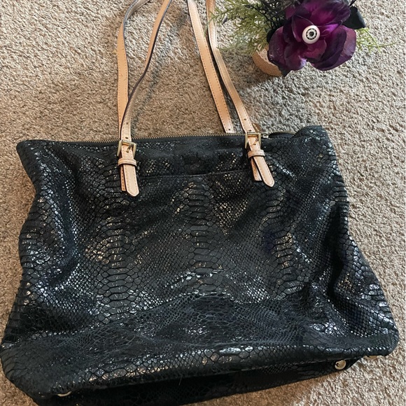 Michael Kors purse - Picture 6 of 16